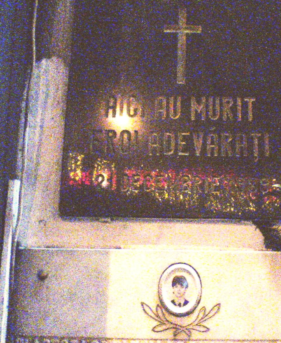 Placa comemorativa a eroilor adevarati Dalles